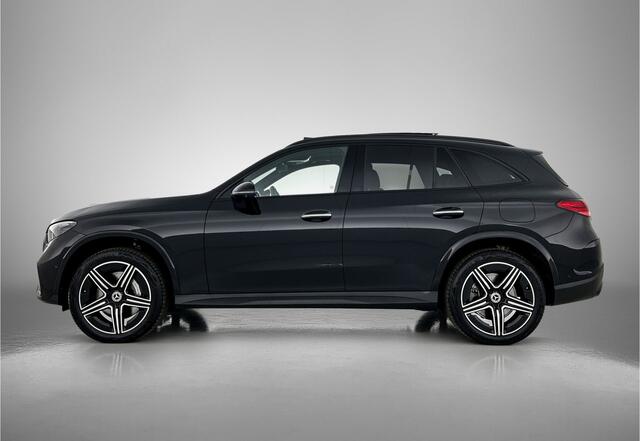 Mercedes-Benz GLC-KLASSE 300 e 4MATIC AMG Plug-In Hybride | Night pakket | Panorama Schuif/kanteldak | Head-Up | Memory pakket | Parkeerpakket met 360°-camera | Inclusief 24 maanden MB Certified garantie voor Europa.
