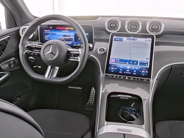 Mercedes-Benz GLC-KLASSE 300 e 4MATIC AMG Plug-In Hybride | AMG Line Premium Plus | Trekhaak | Alarm Klasse 3 | Panorama Schuif-Kanteldak | 20 Inch AMG Velgen | Distronic | Inclusief 24 maanden MB Certified garantie voor Europa.