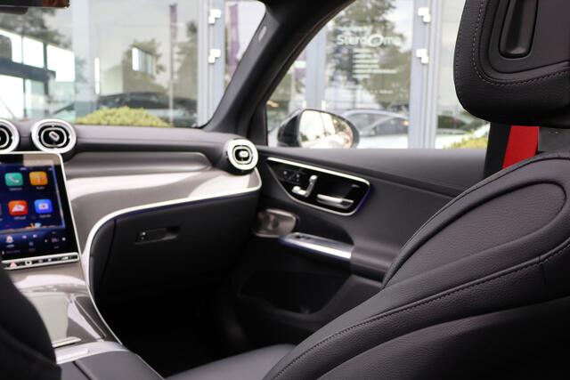 Mercedes-Benz GLC-KLASSE 300e 4MATIC AMG Line I Niveau regeling I Panorama dak I Distronic I Massage I Head-up I 360 camera I Digital Light I Burmester I Keyless Go I I Parktronic I Sfeerverlichting I Stoelverwarming/Stoelventilatie I Verwarmd stuurwiel I