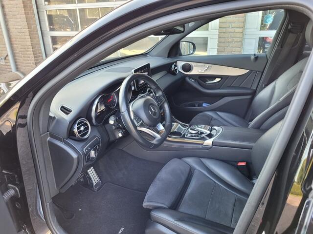 Mercedes-Benz GLC-KLASSE 250 4 MATIC AMG LINE 210 pk met trekhaak.