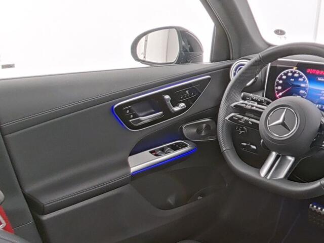 Mercedes-Benz GLC-KLASSE 300 e 4MATIC AMG Plug-In Hybride Edition AMG-Line | Panorama Schuif-Kanteldak | Alarm Klasse 3 | Trekhaak | Burmester® . Inclusief 24 maanden MB Certified garantie voor Europa.