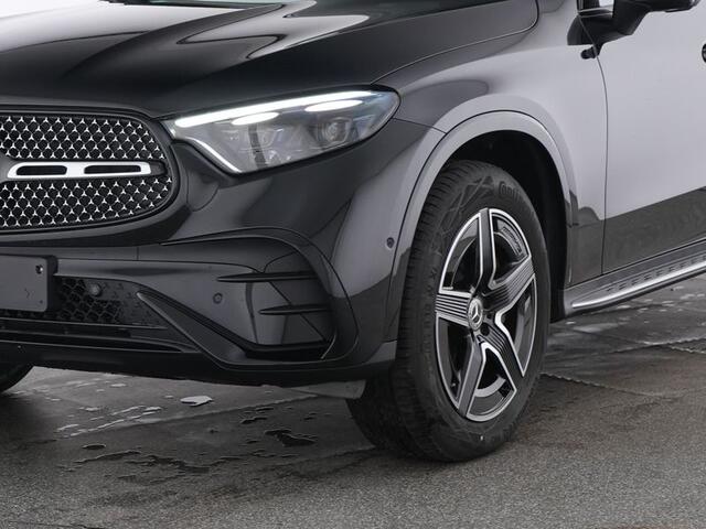 Mercedes-Benz GLC-KLASSE 300 e 4MATIC AMG Plug-In Hybride Edition AMG-Line | Panorama Schuif-Kanteldak | Alarm Klasse 3 | Trekhaak | Burmester® . Inclusief 24 maanden MB Certified garantie voor Europa.