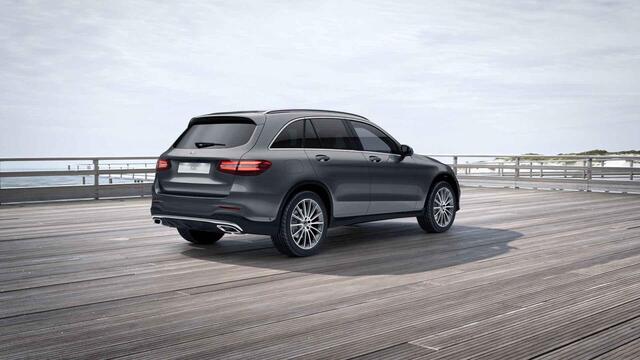 Mercedes-Benz GLC-KLASSE 250 4MATIC Premium | AMG | Panoramadak | Trekhaak | 360 graden camera | 20" lichtmetalen velgen |