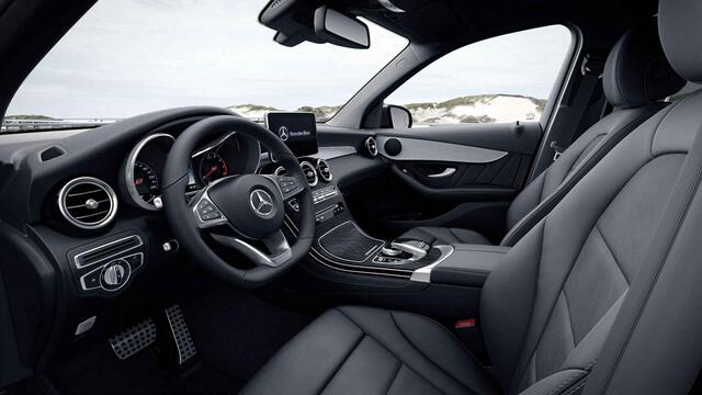 Mercedes-Benz GLC-KLASSE 250 4MATIC Premium | AMG | Panoramadak | Trekhaak | 360 graden camera | 20" lichtmetalen velgen |