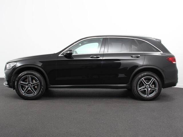 Mercedes-Benz GLC-KLASSE 300e 4MATIC AMG Line PHEV Mercedes-Benz GLC-klasse 300e 4MATIC AMG Line | Panoramadak | 360* Camera | Ambiente Verlichting | 19 Inch Lichtmetalen Velgen |