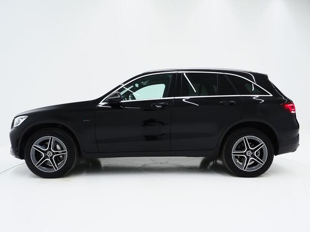 Mercedes-Benz GLC-KLASSE 300e 4MATIC AMG | Panoramadak | Trekhaak | Camera | Cruise | DAB | Stoelverwarming