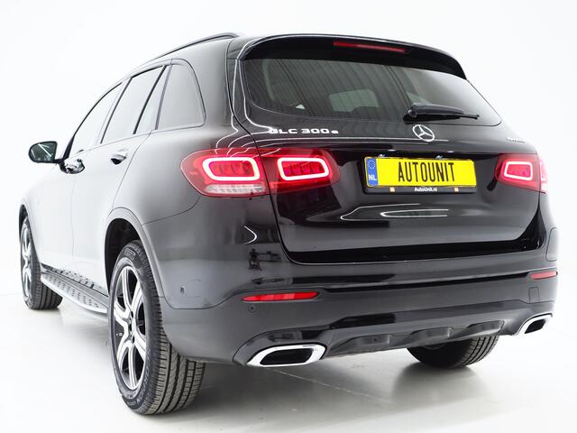 Mercedes-Benz GLC-KLASSE 300e 4MATIC Premium Night Black | Panoramadak | 360 | Keyless | Adaptive Cruise | Treeplanken | Carplay