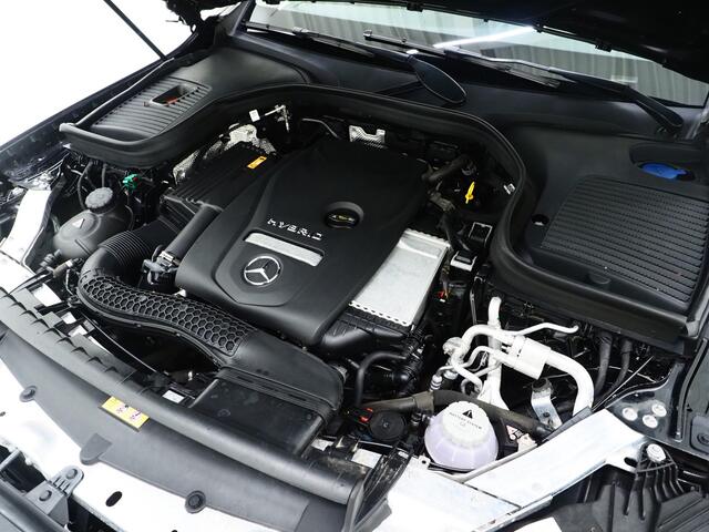 Mercedes-Benz GLC-KLASSE 300e 4MATIC Premium Night Black | Panoramadak | 360 | Keyless | Adaptive Cruise | Treeplanken | Carplay