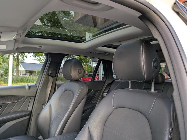 Mercedes-Benz GLC-KLASSE 250 4MATIC AMG Line ,Trekhaak,Pano Dak,Burmeister.