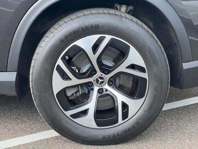 Mercedes-Benz GLC-KLASSE 300e 4MATIC AVANTGARDE line l MBUX l Niveau Regeling l LED adaptief l Sfeerverlichting l Elektr. bed. achterklep l Stoelverwarming l Smartphone integratiepakket l Parkeerpakket l Draadloos opladen voor telefoon l Airconditioning lSpiegel pakket l Camera l