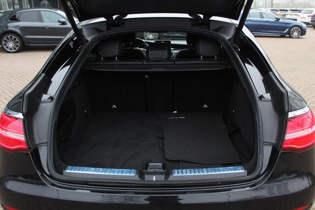 Mercedes-Benz GLC-KLASSE Coupé 350e 4MATIC Business Solution AMG / Camera / Leder / 19'' / Navigatie / Stoelverwarming / Cruise Control