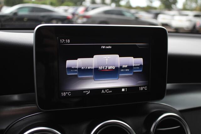 Mercedes-Benz GLC-KLASSE Coupé 350e 4MATIC Business Solution AMG / Camera / Leder / 19'' / Navigatie / Stoelverwarming / Cruise Control