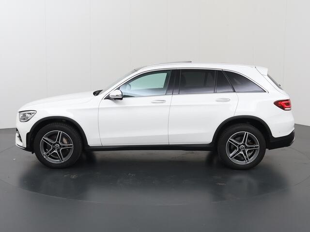 Mercedes-Benz GLC-KLASSE 300e 4MATIC | AMG Line | Panoramadak | Stoelverwarming | Sfeerverlichting | Apple carplay/Android auto | 360° Camera |