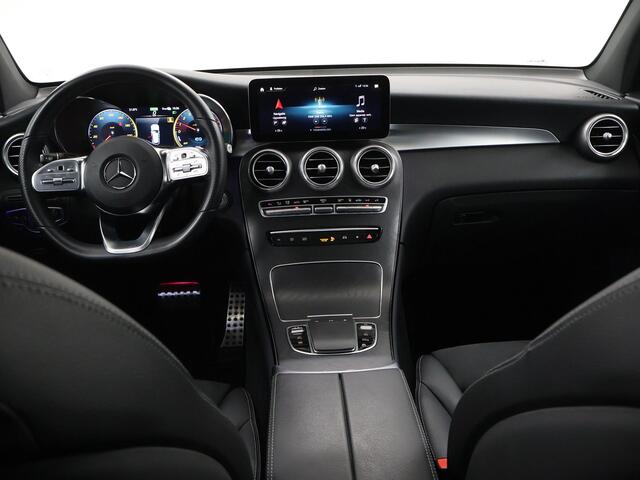 Mercedes-Benz GLC-KLASSE 300e 4MATIC | AMG Line | Panoramadak | Stoelverwarming | Sfeerverlichting | Apple carplay/Android auto | 360° Camera |