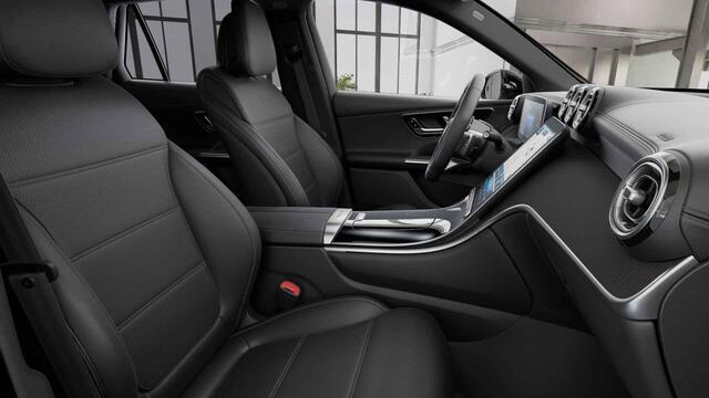 Mercedes-Benz GLC-KLASSE Coupé 300e 4MATIC AMG Line | Panoramadak | Massage | Trekhaak | Night pakket | Digital light |