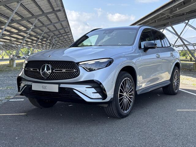 Mercedes-Benz GLC-KLASSE 300e 4MATIC Sport Edition | Night | Panoramadak | Sfeerverlichting | Digital light | 360 camera | Stoelverwarming |