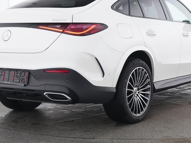 Mercedes-Benz GLC-KLASSE Coupé 300 e 4MATIC AMG Plug-In Hybride | AMG Line | Night Pakket | Panorama Schuif-Kanteldak Rijassistentiepakket plus | Head-up-Display. Inclusief 24 maanden MB Certified garantie voor Europa.