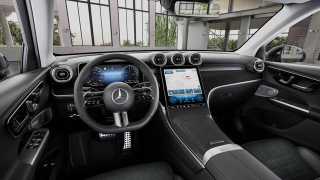 Mercedes-Benz GLC-KLASSE 300e 4MATIC AMG Line | Panoramadak | Trekhaak | Burmester | Keyless | Winter pakket | Night pakket |
