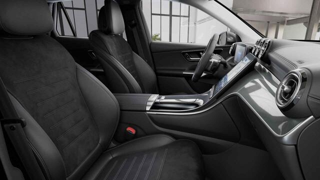 Mercedes-Benz GLC-KLASSE 300e 4MATIC AMG Line | Panoramadak | Trekhaak | Rij assistentiepakket | Winter pakket | Premium pakket |