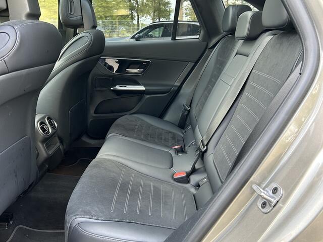 Mercedes-Benz GLC-KLASSE 400e 4Matic AMG 381PK // Airmatic // Trekhaak // Achteras besturing // Memory // Treeplanken // 20 inch // Camera