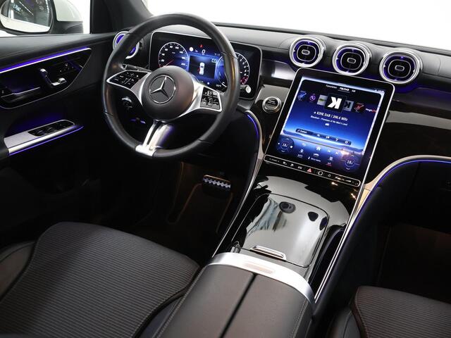 Mercedes-Benz GLC-KLASSE 300e 4MATIC Luxury Line | Digital Light | Memory | Stoelverwarming | Sfeerverlichting |