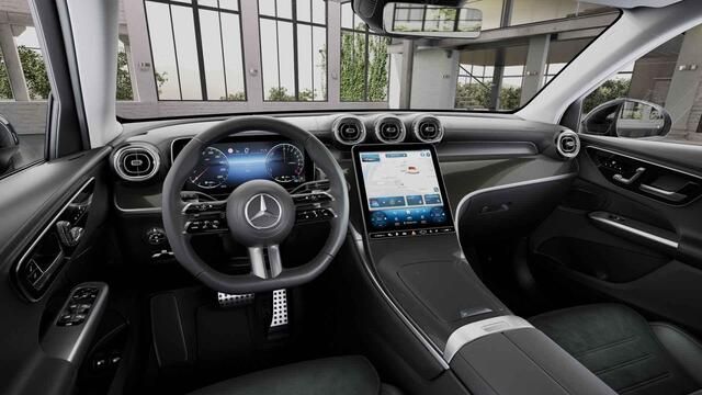 Mercedes-Benz GLC-KLASSE 300e 4MATIC AMG Line | Panoramadak | Trekhaak | Premium pakket | Rij assistentiepakket | Digital light | Apple carplay/Android auto |