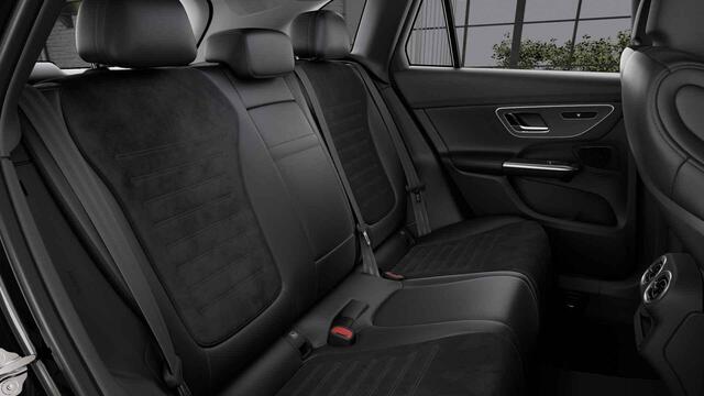 Mercedes-Benz GLC-KLASSE 300e 4MATIC AMG Line | Panoramadak | Trekhaak | Premium pakket | Rij assistentiepakket | Digital light | Apple carplay/Android auto |