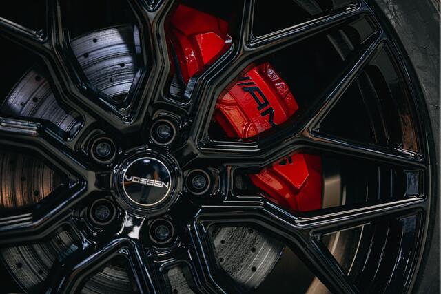 Mercedes-Benz GLC-KLASSE Coupé 300e 4MATIC Business Solution AMG | Grijs matte | Trekhaak | Stoelverwarming voor & achter |