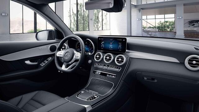 Mercedes-Benz GLC-KLASSE 300e 4MATIC Business Solution AMG | Panoramadak | Trekhaak | 360 camera | Night pakket |