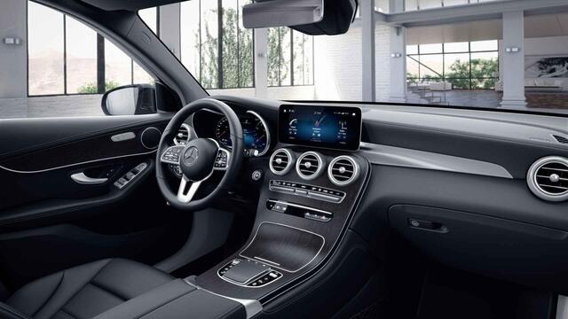 Mercedes-Benz GLC-KLASSE 300e 4MATIC Business Solution Luxury | Exclusief pakket | Digitaal instrumentenpaneel | Stoelverwarming | Trekhaak |