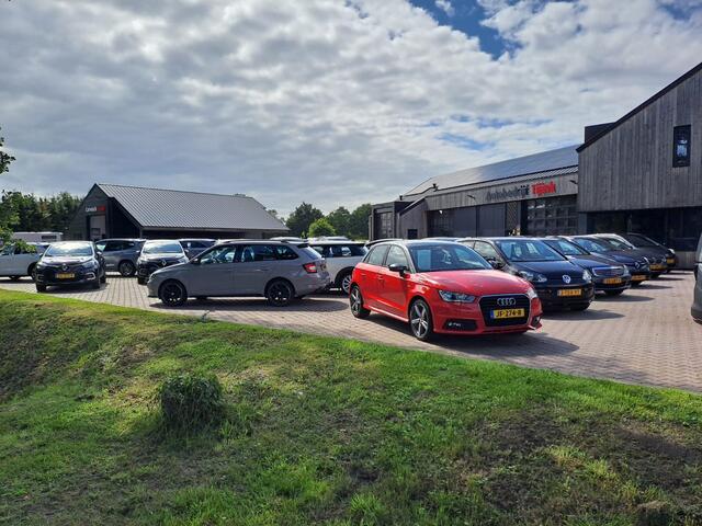 Mercedes-Benz GLC-KLASSE 350e 4MATIC Business Solution | Trekhaak | Pano | LED | Stoelverwarming voor & achter | Leder | Blind spot | Keyless |