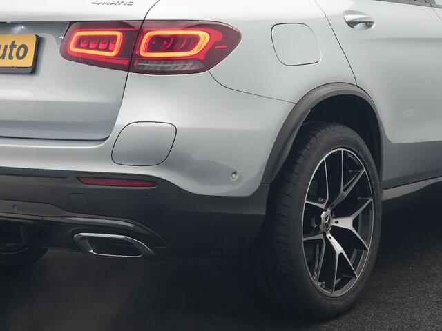 Mercedes-Benz GLC-KLASSE 300e 4MATIC AMG Plug In Hybrid 320pk Dealer O.H PHEV | Panodak | Adaptive Cruise | Burmester Audio | Camera | 20"L.M | Lederen Sportstoelen Verwarmd | Apple Carplay | Blis | Sfeerverlichting | Navigatie | DAB |