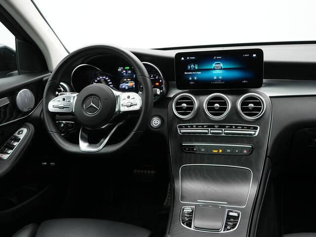 Mercedes-Benz GLC-KLASSE 300e 4MATIC AMG Plug In Hybrid 320pk Dealer O.H PHEV | Panodak | Adaptive Cruise | Burmester Audio | Camera | 20"L.M | Lederen Sportstoelen Verwarmd | Apple Carplay | Blis | Sfeerverlichting | Navigatie | DAB |