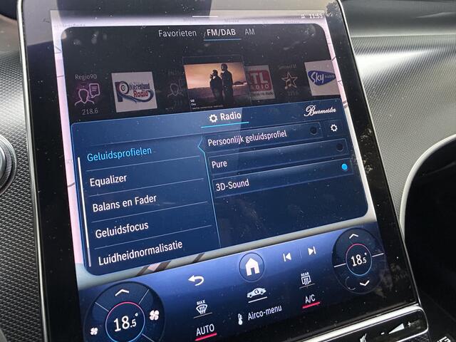 Mercedes-Benz GLC-KLASSE 300e AMG 4Matic // Burmester // Trekhaak // Panoramadak // Distronic // Rijassistentie pakket // Leder // Memory // 360 Camera // Alarm // Treeplanken