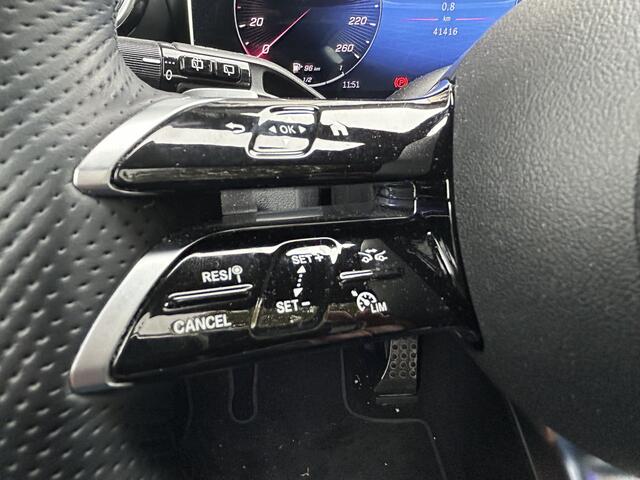 Mercedes-Benz GLC-KLASSE 300e AMG 4Matic // Burmester // Trekhaak // Panoramadak // Distronic // Rijassistentie pakket // Leder // Memory // 360 Camera // Alarm // Treeplanken