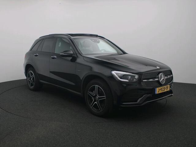 Mercedes-Benz GLC-KLASSE 300e 4MATIC AMG | Navi | Panorama | Trekhaak | Burmester |