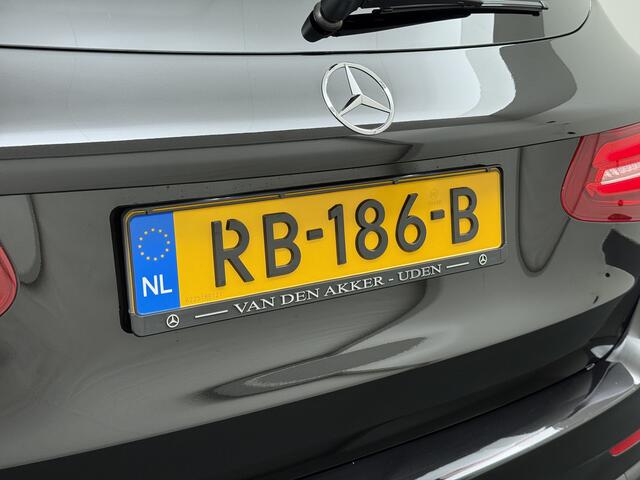 Mercedes-Benz GLC-KLASSE 250 4Matic // Trekhaak // Burmester // Panoramadak // Memory Stoelen // 360 Camera // 20" // Leder // Nightpakket