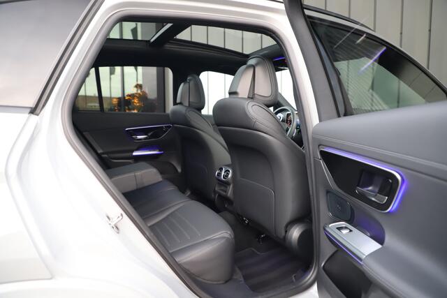 Mercedes-Benz GLC-KLASSE 300e AMG 4-Matic | 313PK | Pano | Keyless-go | Sfeerverlichting | Stuurwielverw. | Digital-light | Trekhaak | Distronic | 2024.
