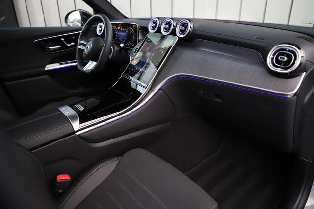 Mercedes-Benz GLC-KLASSE 400e AMG 4-Matic | 381PK | Head-up | Keyless-go | Pano | Sfeerverlichting | Burmester | Digital-light | Trekhaak | 2024.