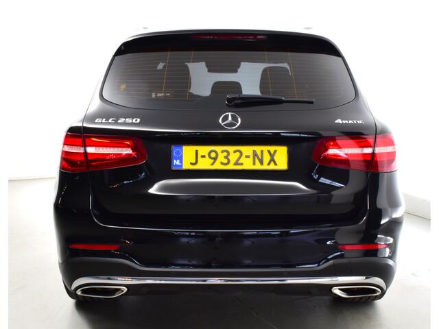 Mercedes-Benz GLC-KLASSE 250 AMG 4MATIC Premium NIGHT-BURMESTER-PANO-MEMORY-LED-DISTRONIC Trekhaak, Zeer compleet ! Burmester, privacyglas,camera, stoelverw, schuifdak / pano.