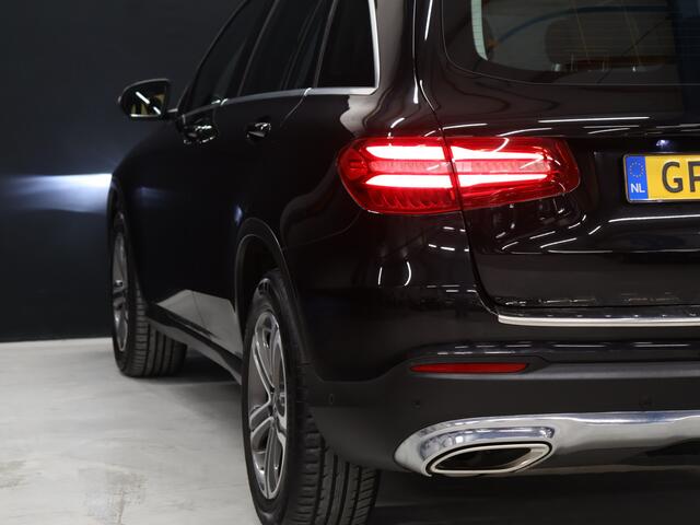 Mercedes-Benz GLC-KLASSE 250 4MATIC [TREKHAAK, BLUETOOTH TELEFOON, CRUISE CONTROL, ACHTERUITRIJCAMERA, PDC ACHTER, STOELVERWARMING, AUTOMATISCHE AIRCO, ELEKTRISCHE ACHTERKLEP, NIEUWSTAAT]