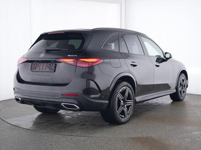 Mercedes-Benz GLC-KLASSE 300 e 4MATIC AMG Plug-In Hybride AMG Line Premium Plus | Night Pakket | Alarm Klasse 3 | trekhaak | Panorama Schuif-Kanteldak | 20 Inch AMG Velgen | Distronic Inclusief 24 maanden MB Certified garantie voor Europa.