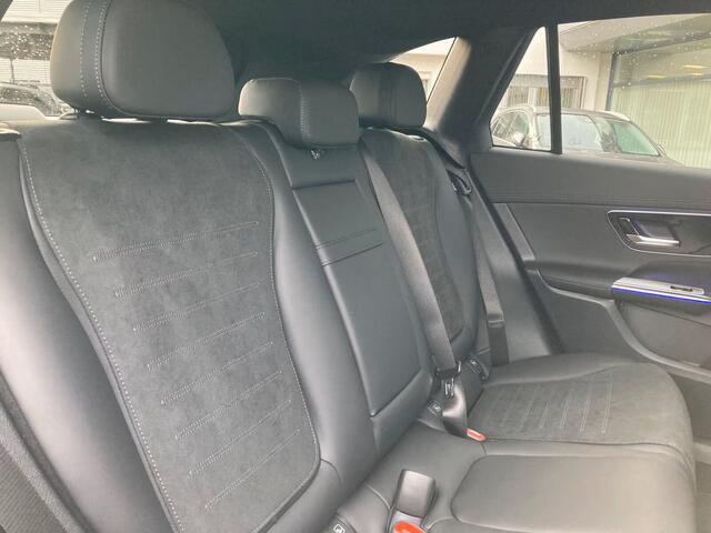 Mercedes-Benz GLC-KLASSE 300de 4MATIC AMG Line Plug-in Hybrid Distronic Night Pakket Trekhaak LED Stuurverwarming Stoelverwarming