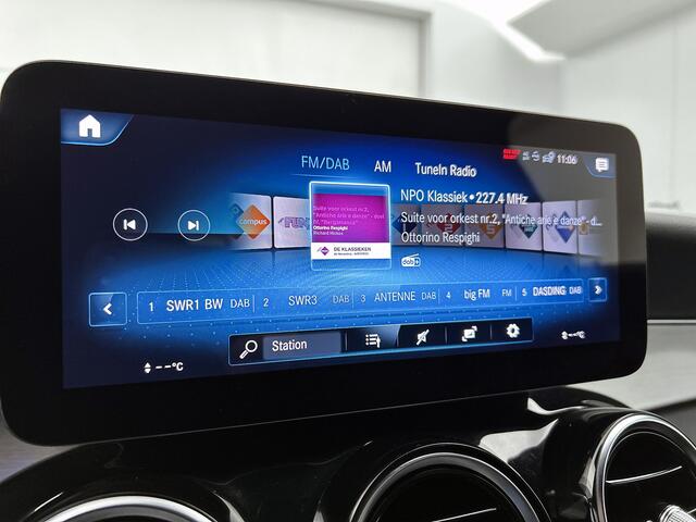 Mercedes-Benz GLC-KLASSE Coupé 300 e 4MATIC Business Solution AMG Achteruitrijcamera | Apple CarPlay | Treeplanken | Spoiler | Inclusief 24 maanden MB Certified garantie voor Europa.