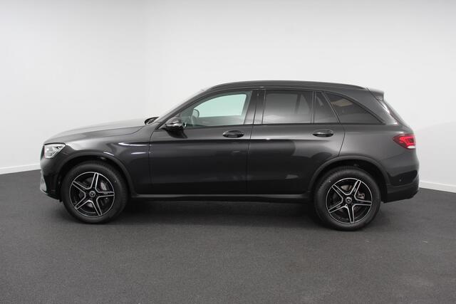 Mercedes-Benz GLC-KLASSE 300e 4-MATIC Business AMG Night Pack | Full LED | Trekhaak | Navigatie | PDC | Camera | MBUX