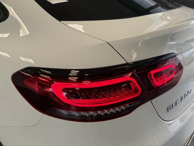 Mercedes-Benz GLC-KLASSE Coupé 300e 4MATIC Business Solution AMG Panoramadak PDC Achteruitrijcamera 24 maanden garantie mogelijk (*vraag naar de voorwaarden)