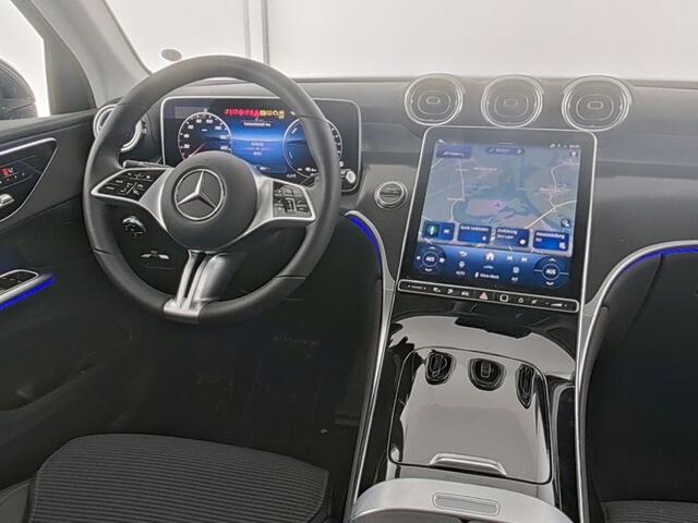 Mercedes-Benz GLC-KLASSE 300 e 4MATIC Plug-In Hybride Trekhaak | Ledkoplampen | Memory Voorstoelen | Achteruitrijcamera | Sfeerverlichting | Dodehoekassistent. Inclusief 24 maanden Mercedes-Benz Certified garantie voor Europa.