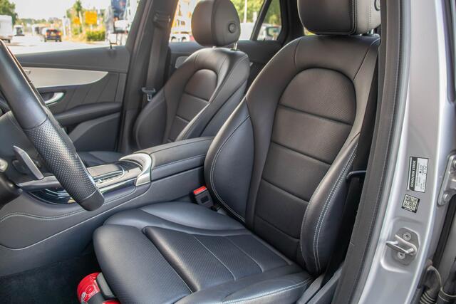 Mercedes-Benz GLC-KLASSE 300 4MATIC AMG Line, Panoramadak, Carplay, Stoelverwarming, Keyless, Trekhaak, Leder, Camera, Full LED.