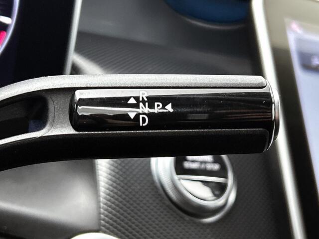 Mercedes-Benz GLC-KLASSE 300 e 4MATIC Luxury Line Lichtmetalen velgen | Navigatie | Parking support met camera achter | stuur verwarming |memory stoelen| Inclusief 24 maanden MB Certified garantie voor Europa.