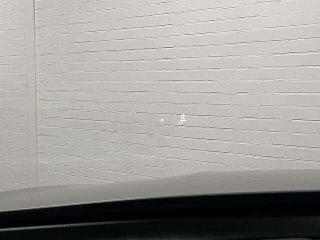 Mercedes-Benz GLC-KLASSE 300e 4MATIC *17.762KM | AMG | Open dak | Adaptive cruise | Stoel-/stuurverwarming